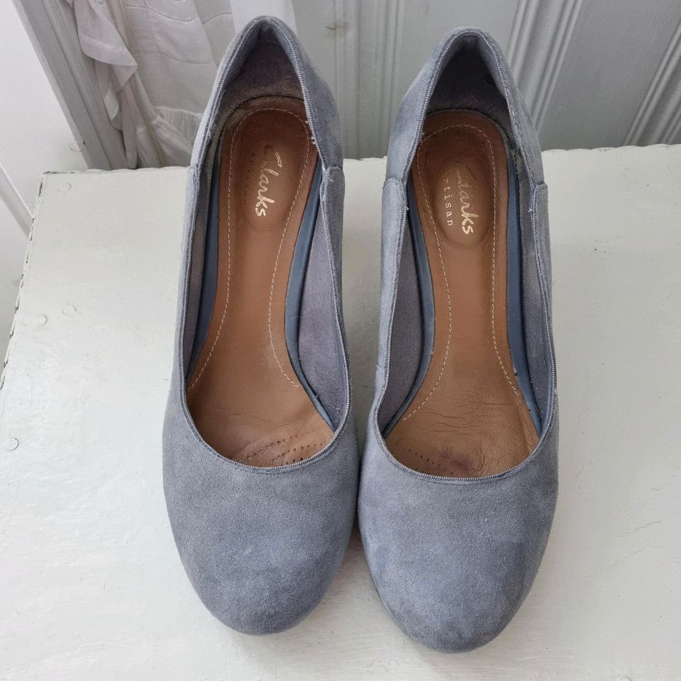 Clarks Plateau Pumps Gr. 38 graublau in Berlin