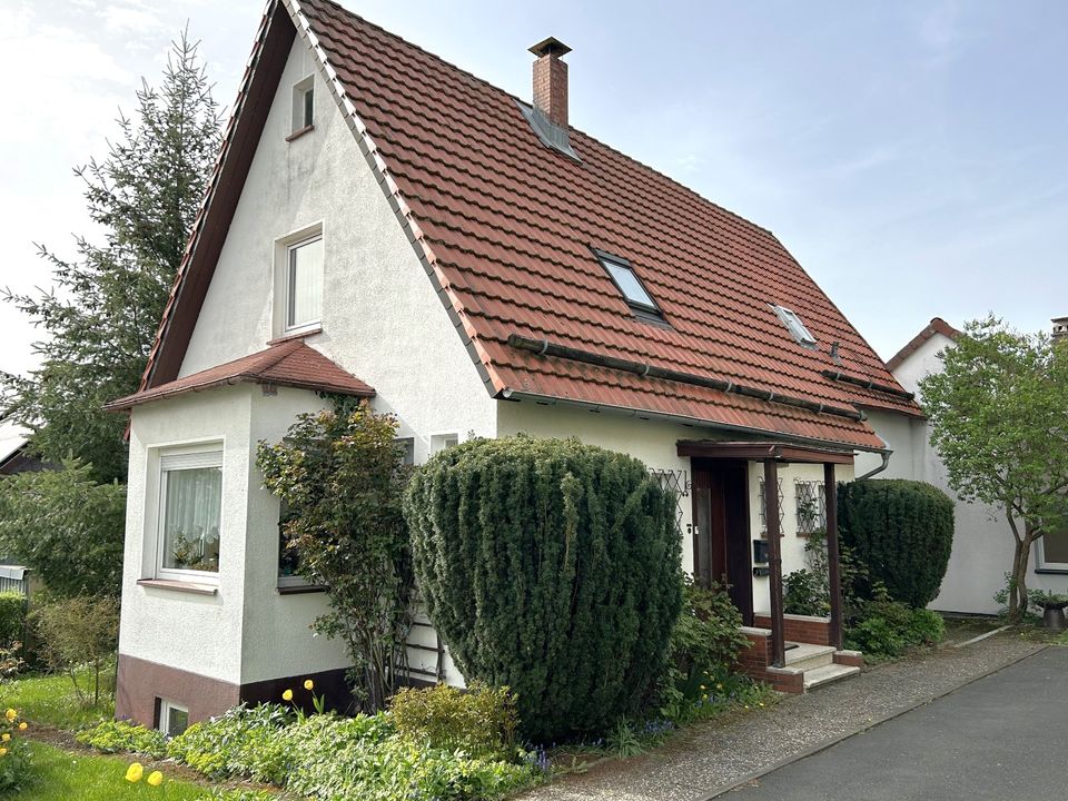 Freistehendes Einfamilienhaus mit separatem Hinterhaus in Osterode - Dreilinden in Osterode am Harz