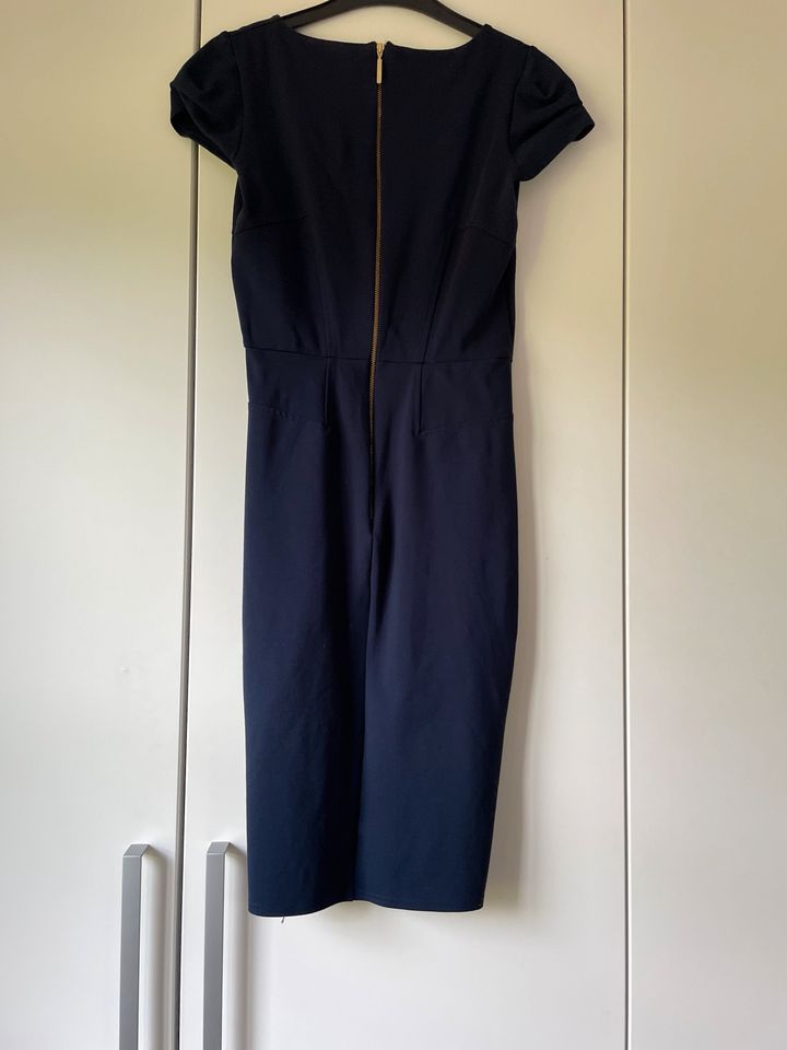 NEU Kleid Closet dunkelblau Gr XS/S in Schönewörde