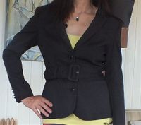 Schicker Zero Blazer mit Gürtel edel wie Neu  Gr. 38 Nordrhein-Westfalen - Hiddenhausen Vorschau