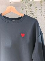 Lieblingsstück • Damen Sweater mit aufgesticktem Herz • Gr. M Hannover - Linden-Limmer Vorschau