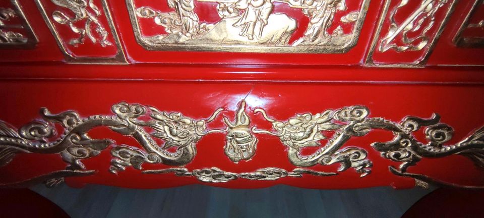 Chinesischer Altartisch Konsolentisch Sideboard in Springe