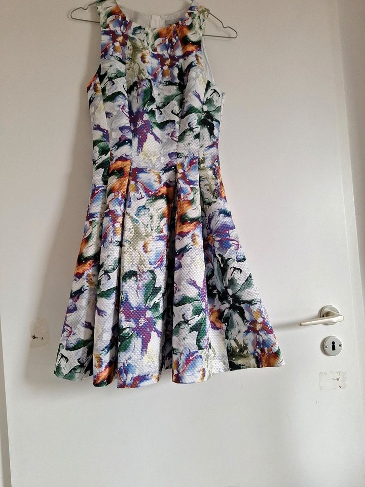 H&M Skaterkleid, Kleid, Sommer Gr. XS, 34 in Pinneberg