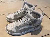 PUMA Unisex Rebound V6 Sneaker Turnschuhe Gr. 37 grau weiß NEU Bayern - Kürnach Vorschau