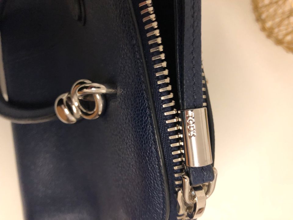 Tod‘s Handtasche blau in Regensburg