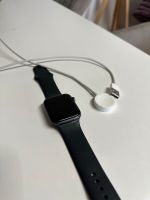 Apple Watch Series 4 44cm mit Ladekabel München - Milbertshofen - Am Hart Vorschau