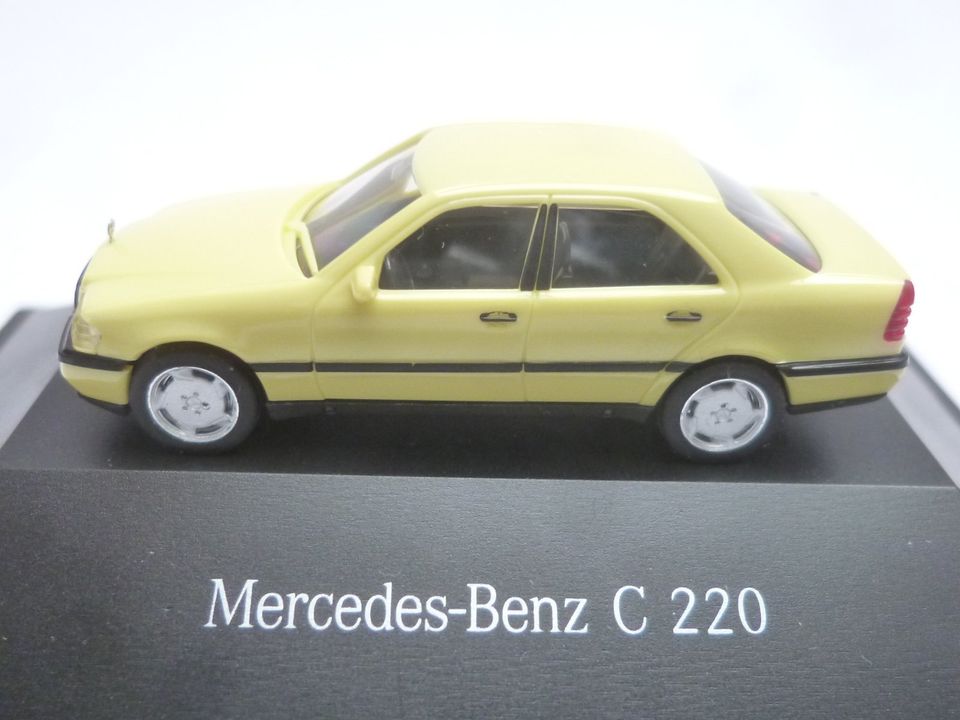 Modellautos Mercedes 1:87 H0 Herpa Vitrine OVP in Veitshöchheim