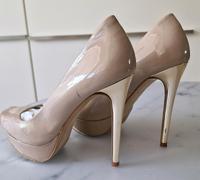 Elegante High Heels von Zara – Nude mit goldenen Absätzen Baden-Württemberg - Waiblingen Vorschau