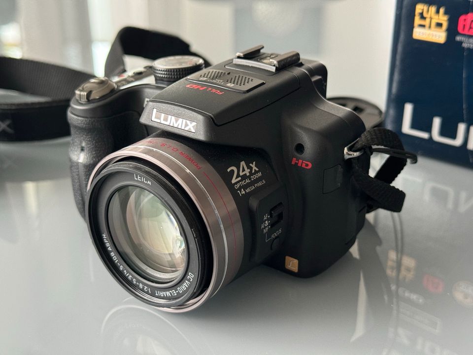 Panasonic Lumix FZ 100 Digital Kamera in Butzbach