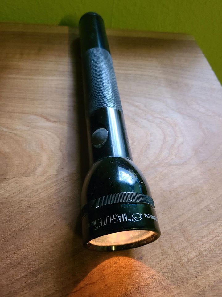 Mag Lite Taschenlampe 32cm in Dachsenhausen