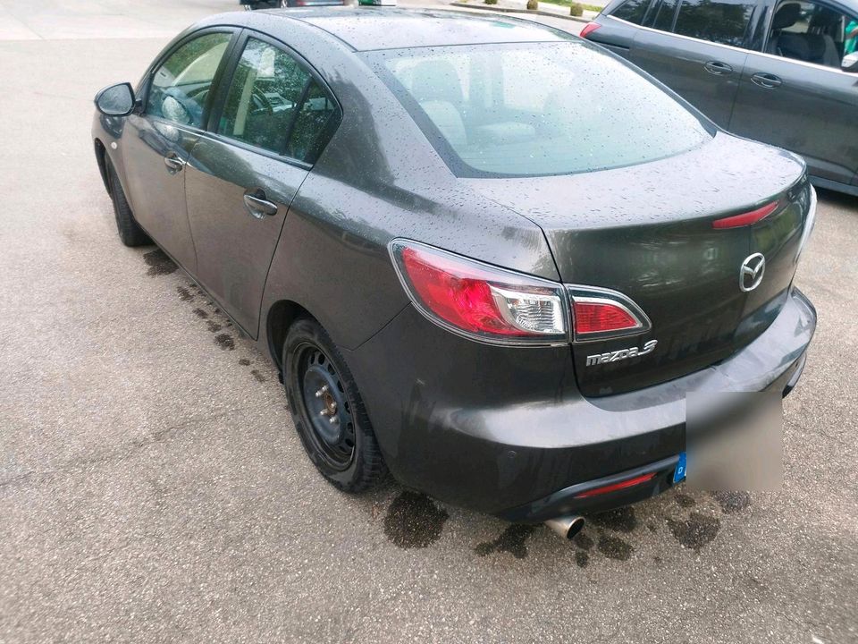 MAZDA 3 BL SEDAN 1.6 BENZINER BAUJAHR 2011 in Hausen i. Niederbayern