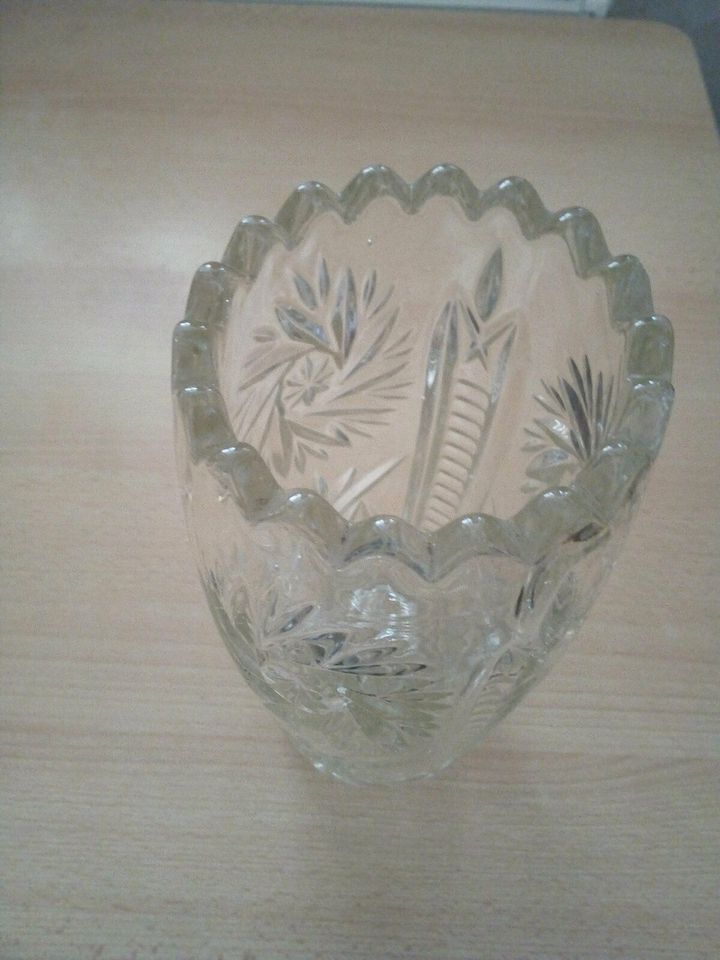 Ältere schwere Vase Glasvase Höhe ca. 25 cm in Ebstorf