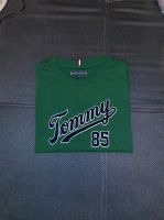 Tommy Hilfiger Jungen T-Shirt Gr. 140 Düsseldorf - Stadtmitte Vorschau