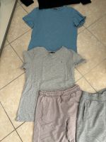 Jungen Bekleidungspaket alles Gr.176 Tommy Hilfiger Shirts, Short Hannover - Vahrenwald-List Vorschau
