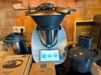 Thermomix TM6 inkl. 2.Mixtopf inkl. viel Zubehör Niedersachsen - Stuhr Vorschau