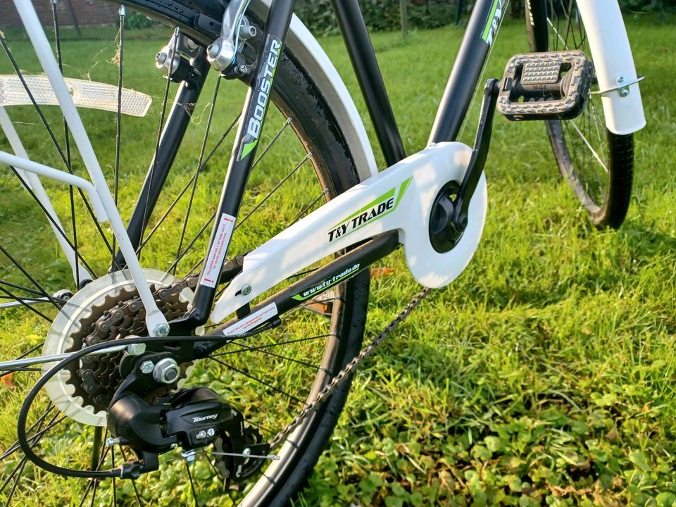 Neuwertiges 26 er Herren, City, Jungen Fahrrad mit 7 Gängen. in Reinfeld