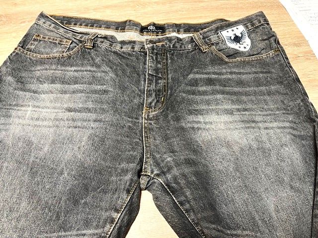 Herren Jeans mit bestickten Taschen, schwarz, stone washed,Gr. 28 in Fronhausen