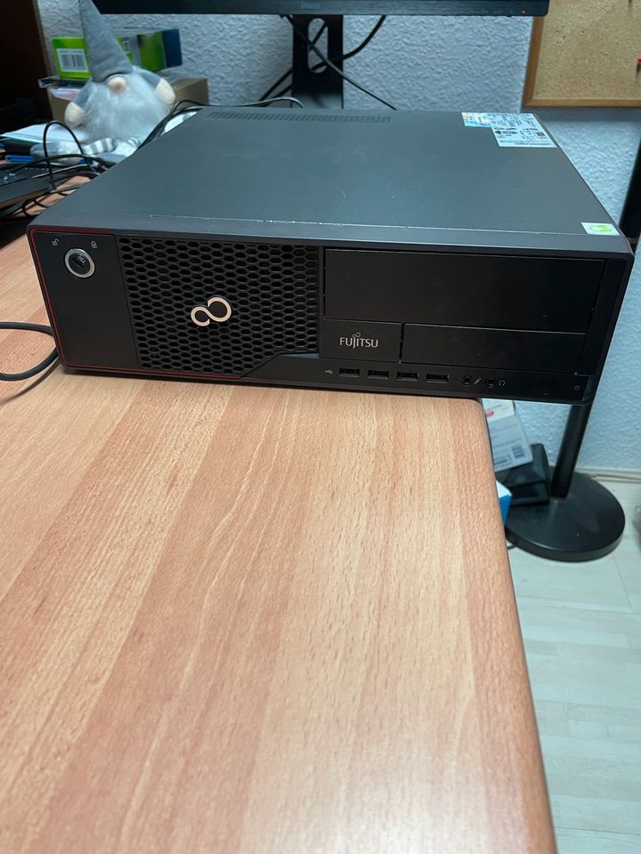 Fujitsu ESPRIMO E710 i7 32GB RAM 500 GB HDD in Essen