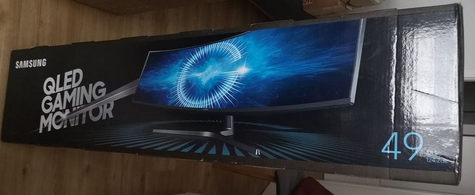 Samsung Odyssey Ultra Wide DQHD Gaming Monitor 49 Zoll in Esslingen