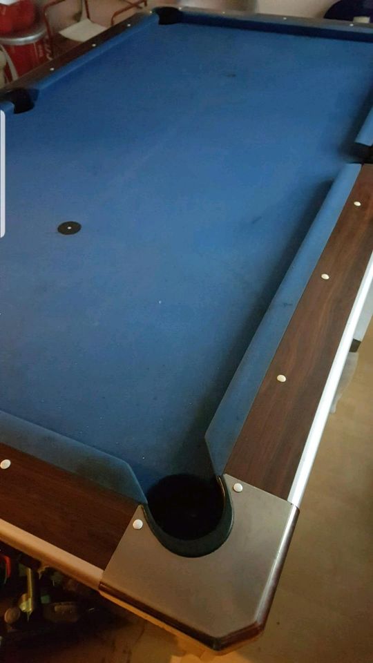 Billiardtisch von Löwen Turniermaß in Teltow