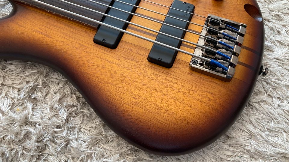 Ibanez SRF 705 Portamento fretless in Hamburg