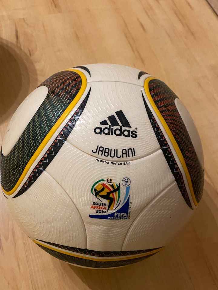 Adidas Jabulani Matchball WM 2010 in Hessen - Haiger | eBay Kleinanzeigen  ist jetzt Kleinanzeigen