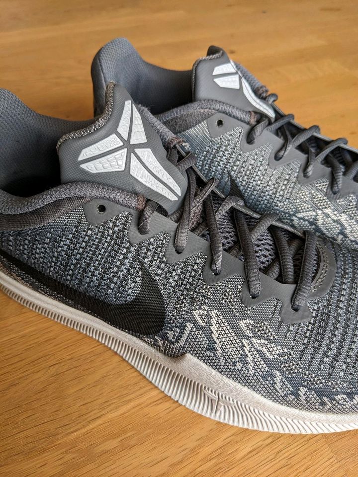 Nike Mamba Rage Dark Grey Pure Platinum in Bad Aibling