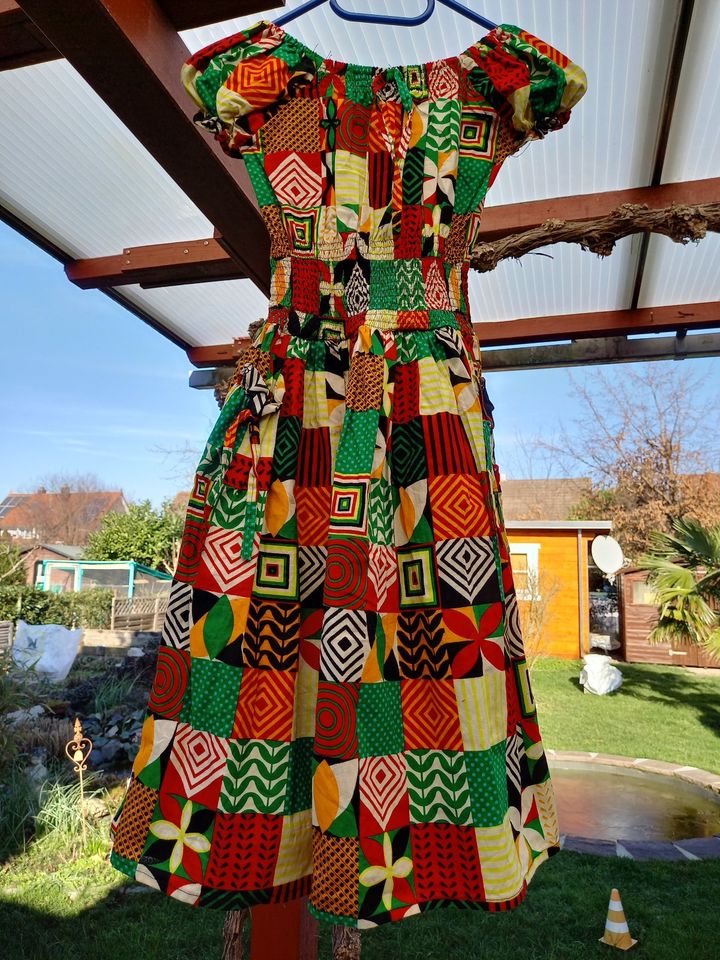 afrikanisches Mädchenkleid bunt 134 140 9 J. NEU 100% Baumwolle in Denzlingen