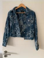 Guess Jeansjacke S ausverkauft neu Niedersachsen - Stuhr Vorschau