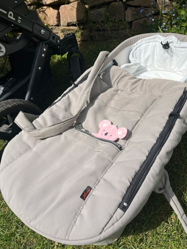 Kinderwagen Hartan VIP GT mit Kiddyschalenadapter in Bad Orb