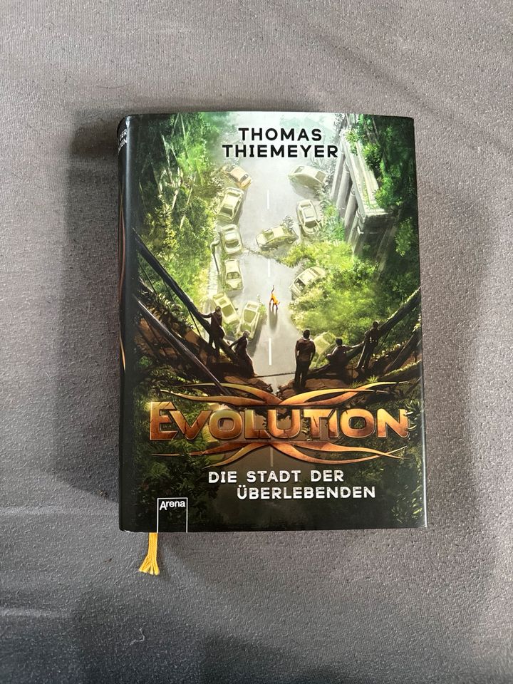 Evolution-Die Stadt der Überlebenden in Leverkusen
