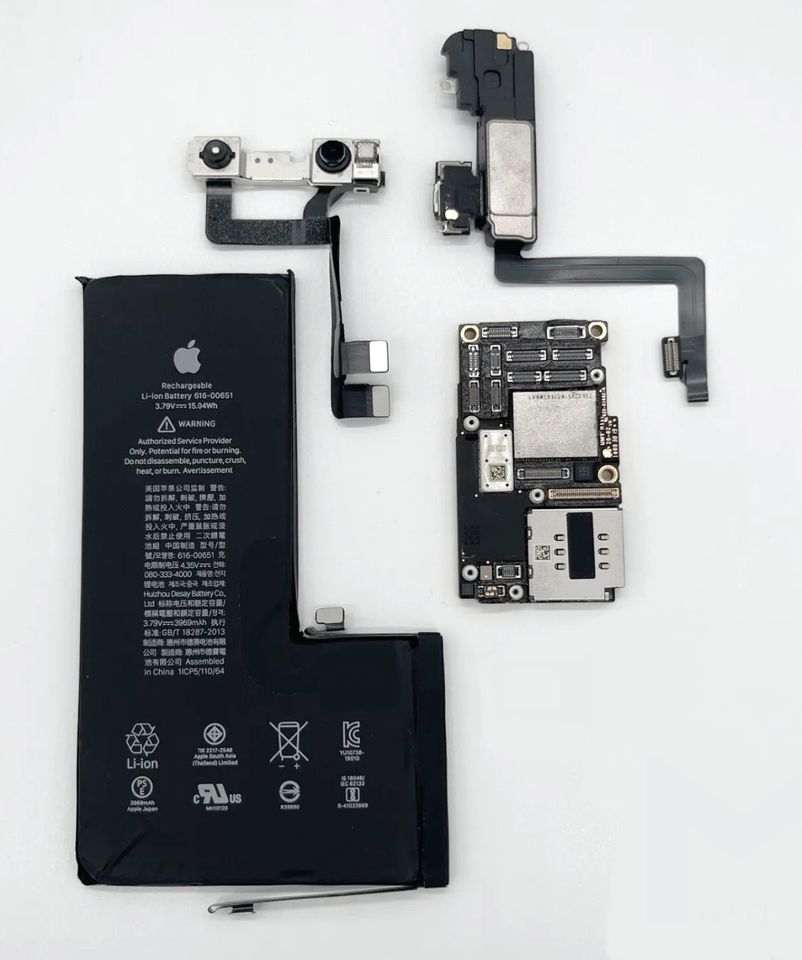 iPhone 11 Pro Max 64 Motherboard mit Face ID & Akku 82% geprüft in Gengenbach