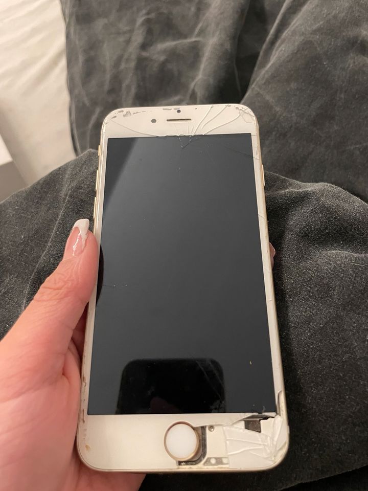 iphone 6 (defekt) in Osteel