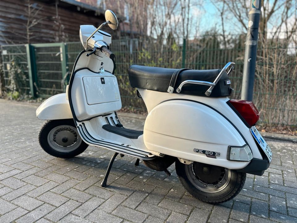 Vespa PX 80 in Hamburg