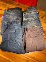 Jeanshosen Hosen Bekleidungspaket 158/164 Nordrhein-Westfalen - Solingen Vorschau