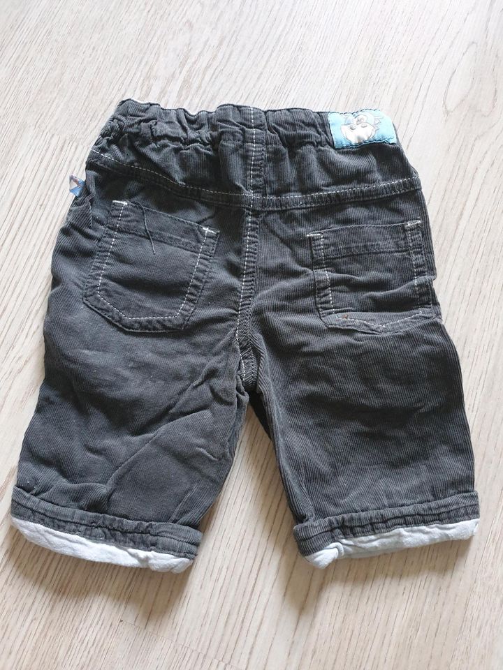 Hosen, Jeans, Stoffhose mit Mütze, Cordhose Gr. 56, Baby Club in Landshut