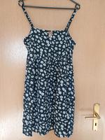 Kleid mit Blümchen Niedersachsen - Gnarrenburg Vorschau