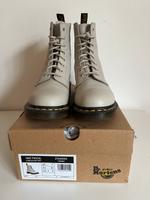 Dr. Martens 1460 Pascal Virginia grau beige weiß 41 Niedersachsen - Zeven Vorschau