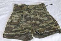 Shorts High Waist 34 XS camouflage Militär tarnfarben sexy Rheinland-Pfalz - Waldfischbach-Burgalben Vorschau