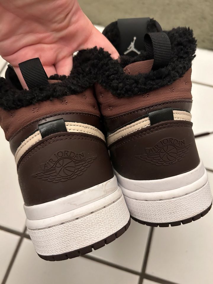 Nike Air Jordan 1 Acclimate Chocolate Gr. 39 in Krefeld