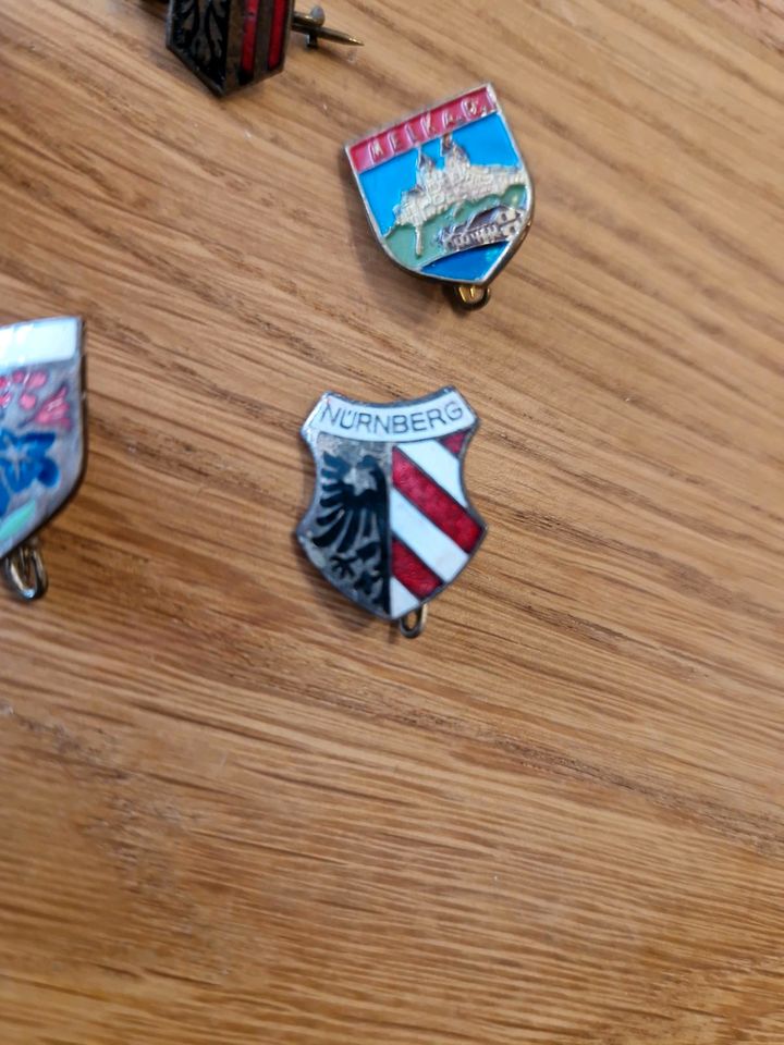 Pin Anstecker Nadel Nürnberg Passau Melk Vintage in Regensburg