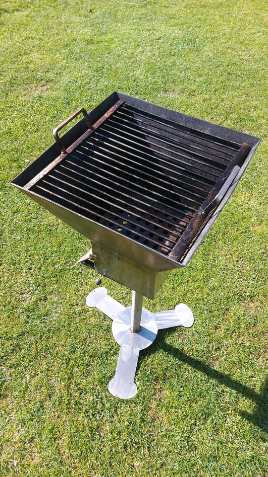 Edelstahl Grill 40x40 in Dobin am See