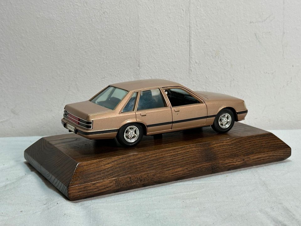 Gama/Opel Senator/Jubiläums Geschenk/1/24/VB 29.-€ in Rüsselsheim