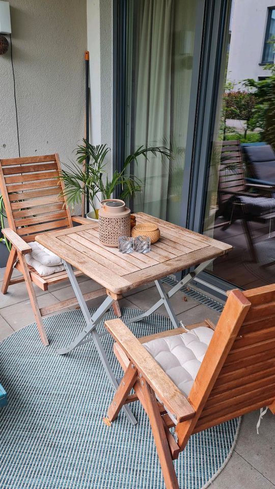 Gartentisch set mit 2 Gartenstühle in Wiesbaden