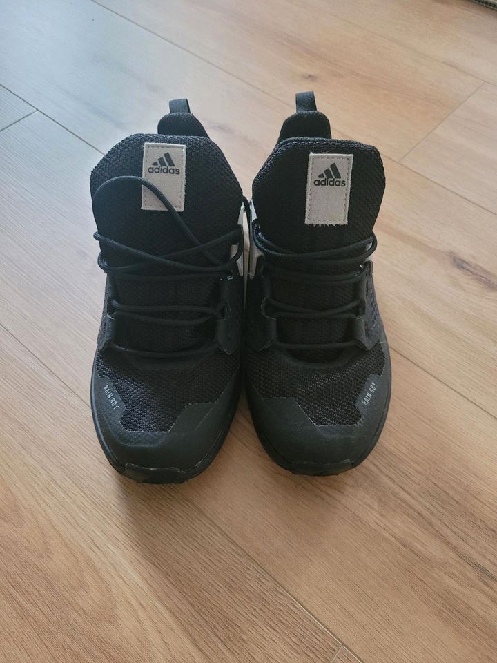 Neu-Adidas Halbschuh für Kinder mit Gore-Tex in Großweitzschen