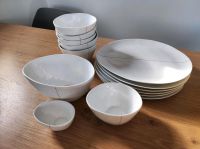 Weißes Porzellan / Geschirr / große Teller + Schalen / Schüsseln Nordrhein-Westfalen - Coesfeld Vorschau