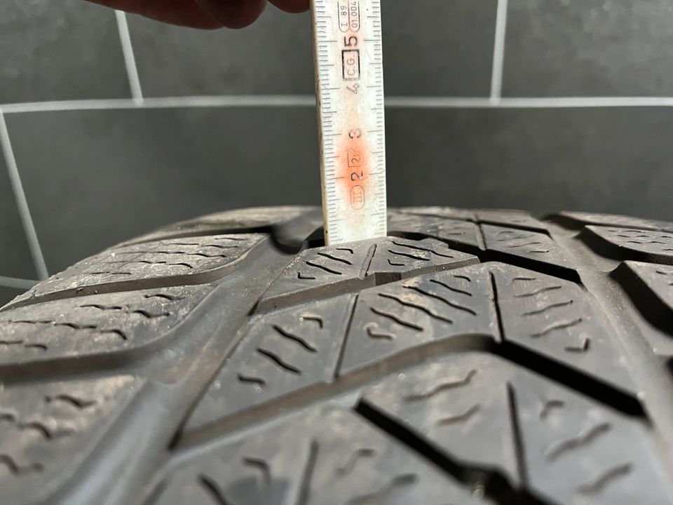 Audi A6 4F Räder 225/50 R17 Winterreifen 17 Zoll Original Felgen in Mücke