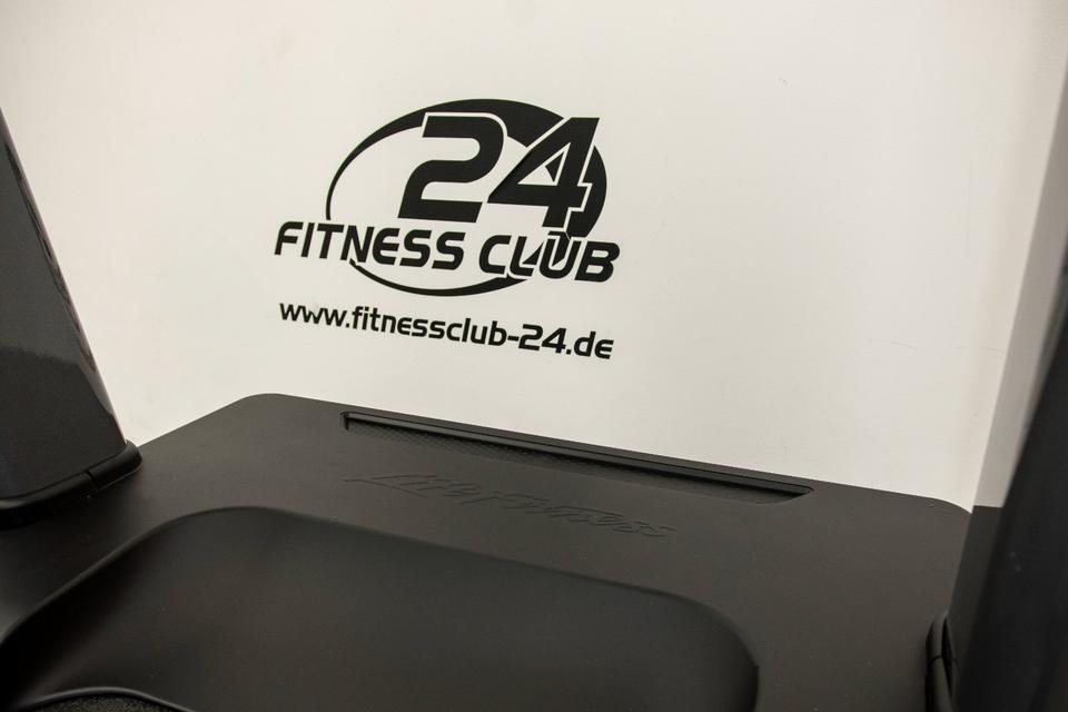 Life Fitness Integrity Laufband mit SL-Konsole / Aufgearbeitet in Dresden
