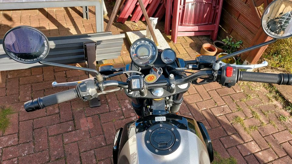 Royal Enfield Scram 411, Sondermodell Silver Spirit in Lachendorf