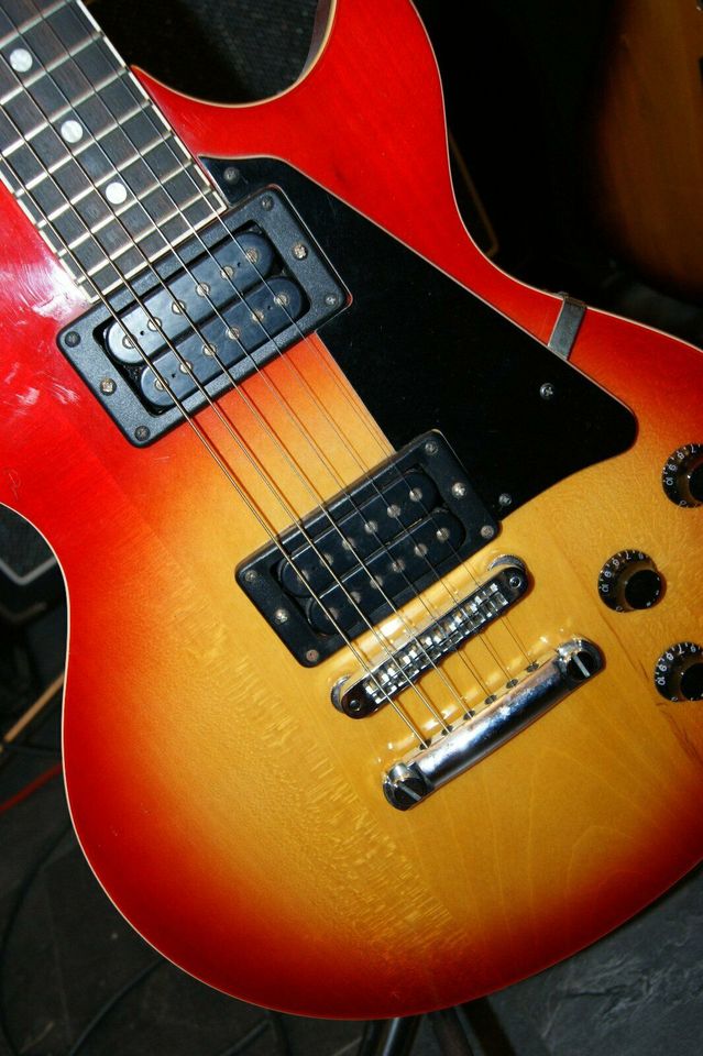 SPECIAL-DEAL: VINTAGE CHESTER LES PAUL MINT + CASE in Berlin